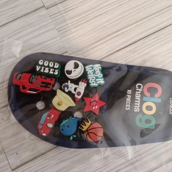 Danbar clog charms 10 piece never used - Picture 2 of 4